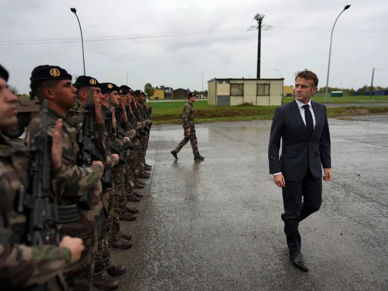 Franța trimite trupe