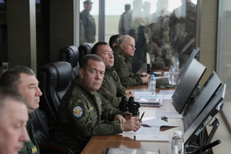 Kremlinul amenință