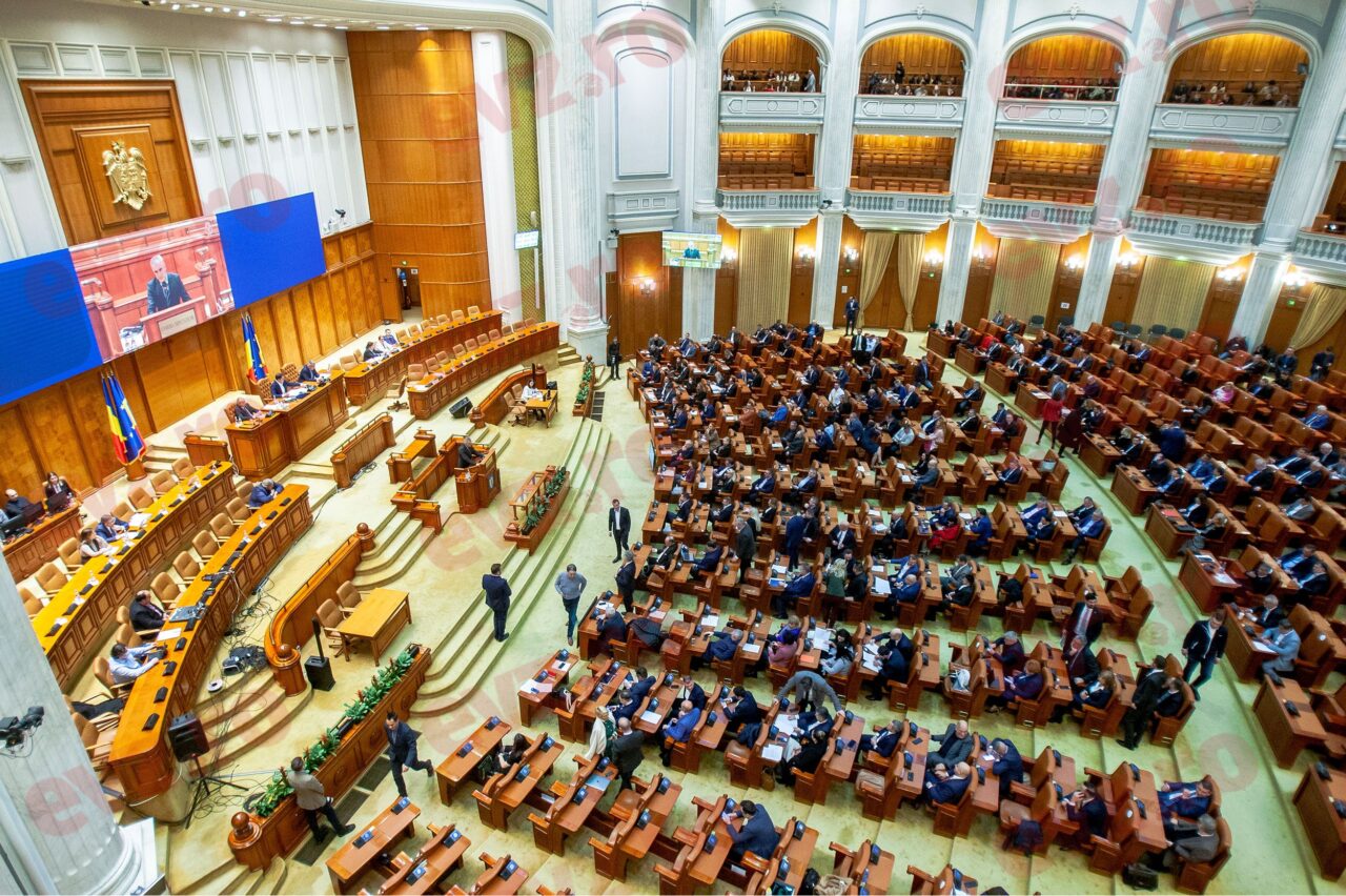 Update 4. Discursul lui Nicușor Dan: „Doamnelor și domnilor, stimați invitați și dragi români, vă mulțumesc pentru dezbaterea impresionantă