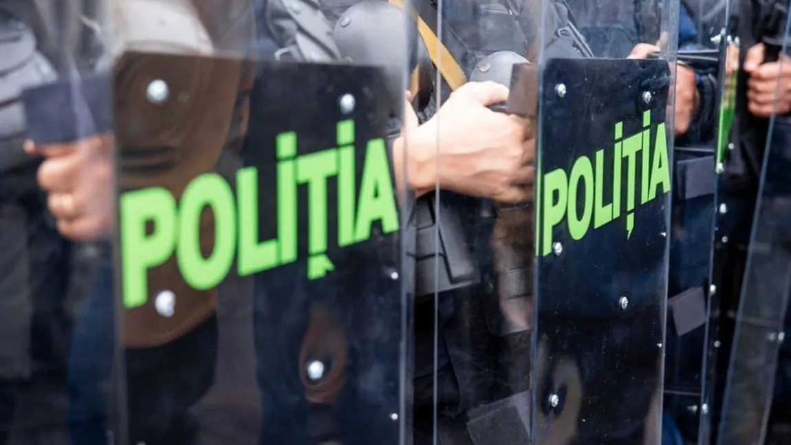 Polițiștii fac scandal la Guvern, nu acceptă tăieri de salarii